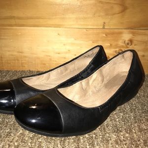 Black Ballet-Style Naturalizer Dress Shoe Flats